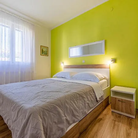 Apartmán 2 Bedroom Cozy In Pag Pag Town