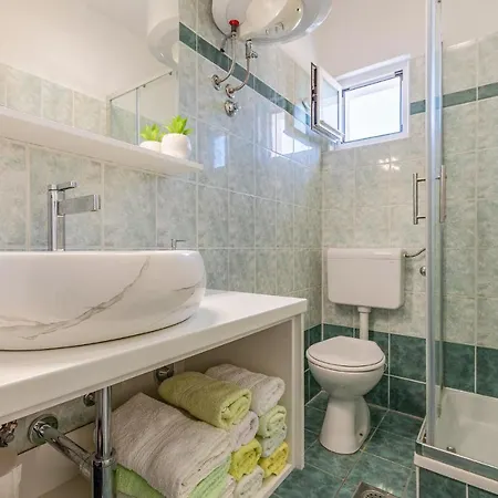 2 Bedroom Cozy In Pag Appartement