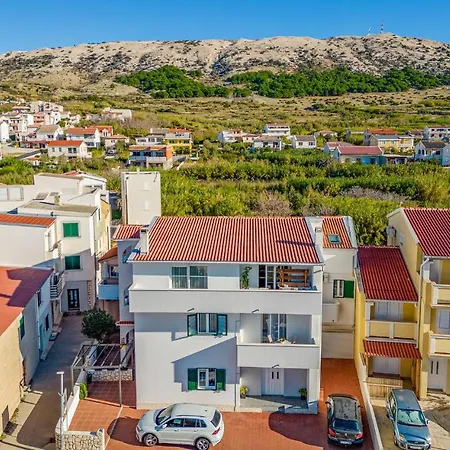 2 Bedroom Cozy In Pag Appartement Pag Town